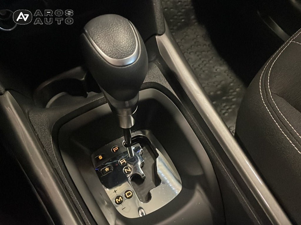Vehicle Image 12