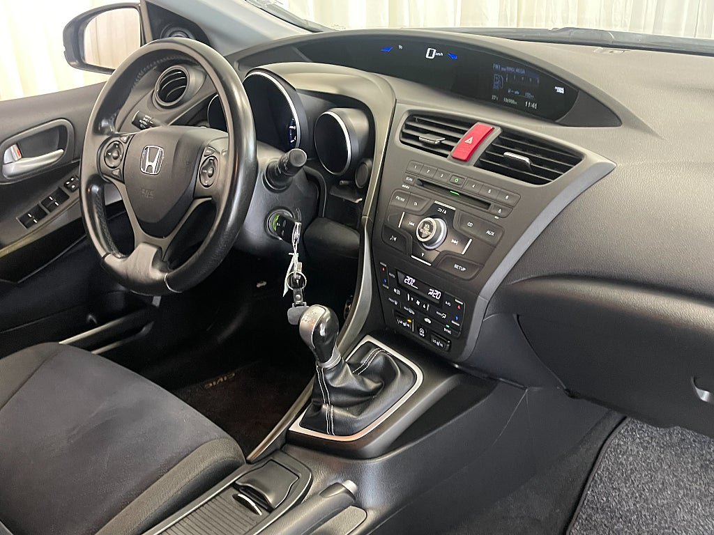 Vehicle Image 9