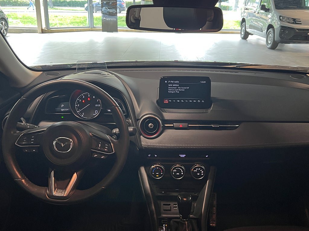 Vehicle Image 13