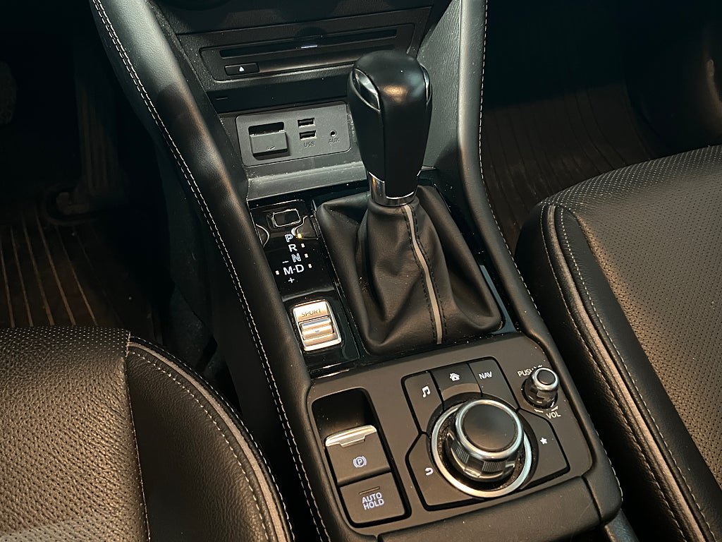 Vehicle Image 16