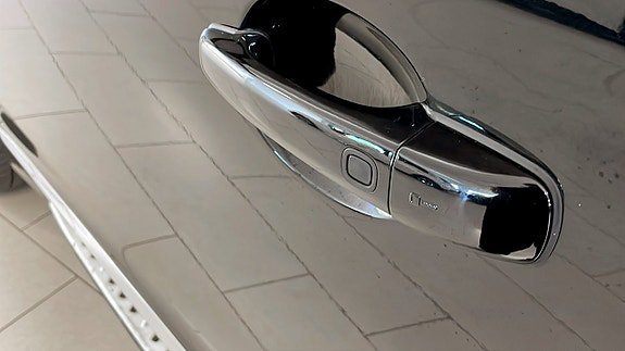 Vehicle Image 24