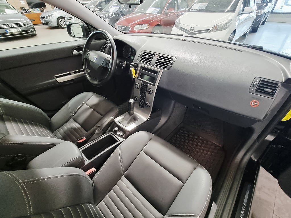 Vehicle Image 17