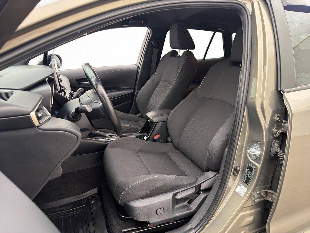 Vehicle Image 12