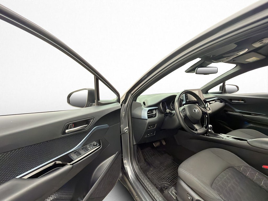 Vehicle Image 10