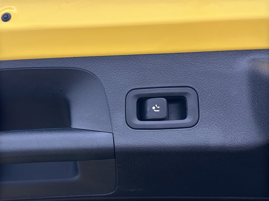 Vehicle Image 32