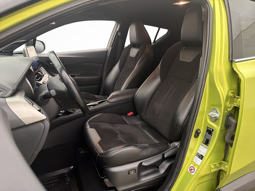 Vehicle Image 10