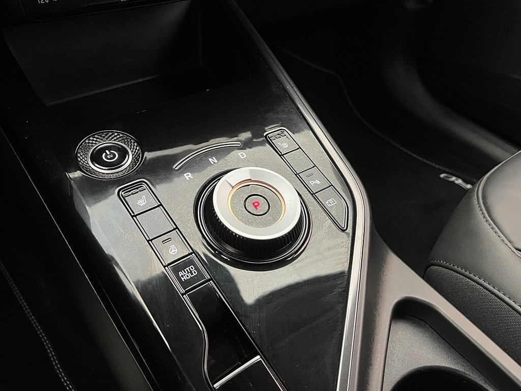 Vehicle Image 24