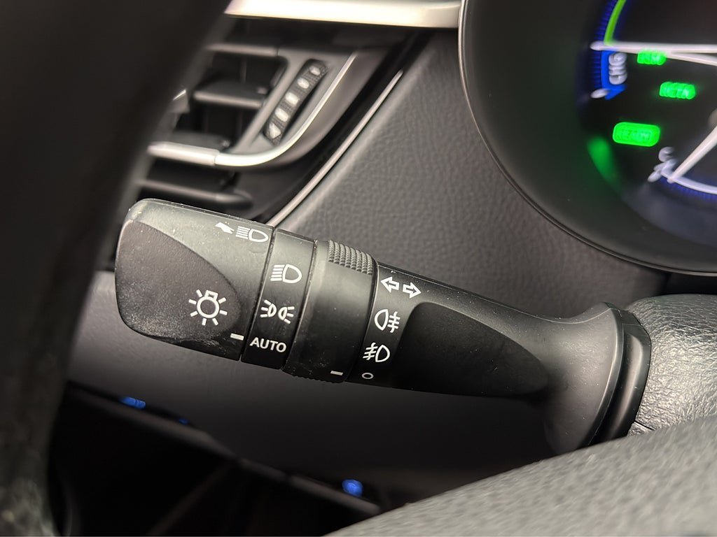 Vehicle Image 25