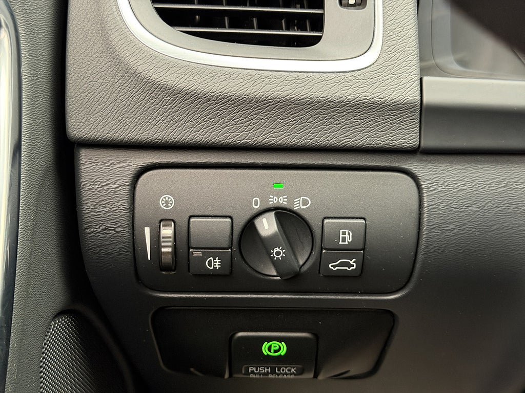 Vehicle Image 28