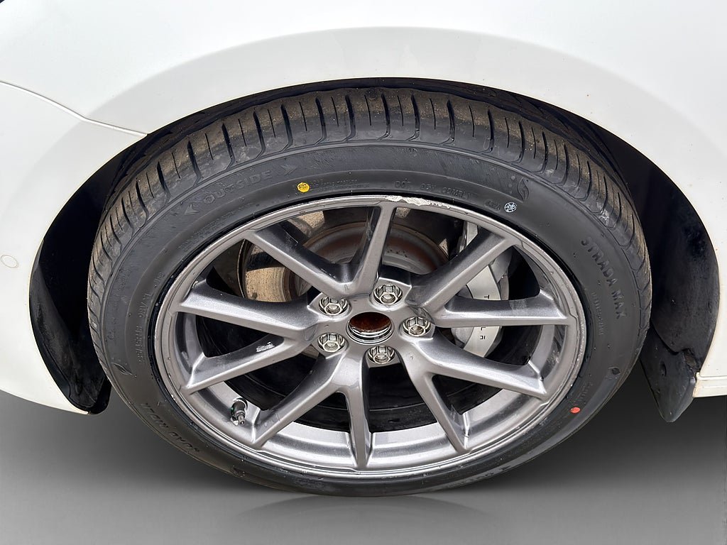 Vehicle Image 12