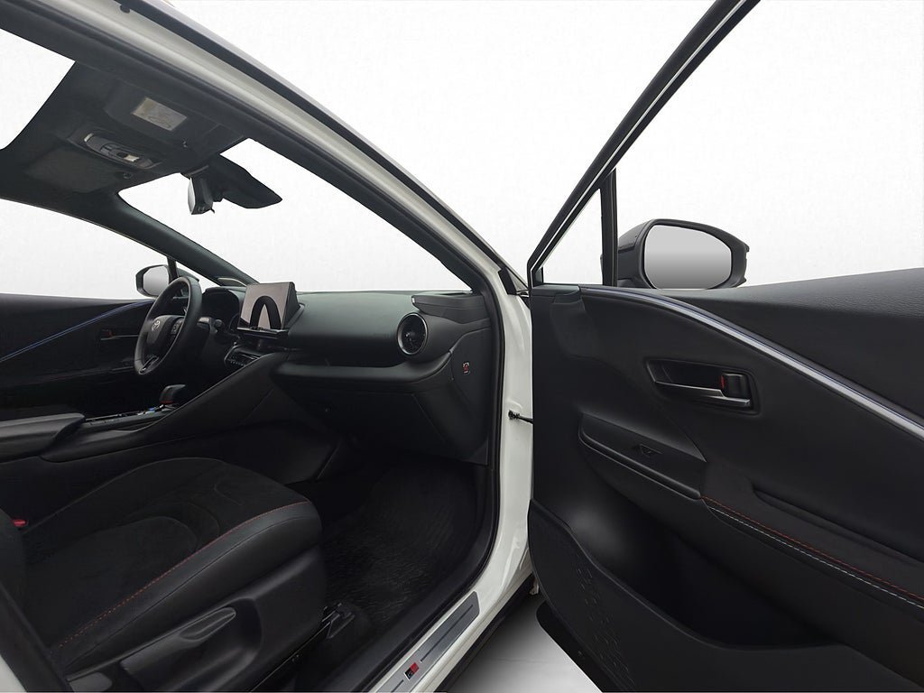 Vehicle Image 16