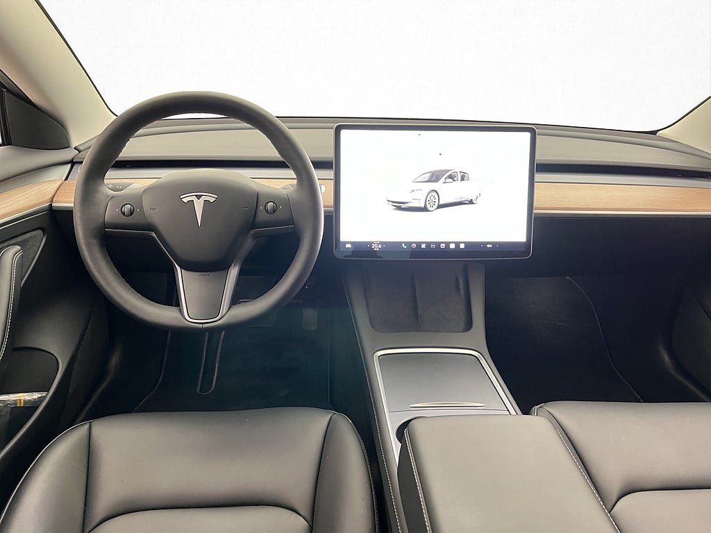 Vehicle Image 16