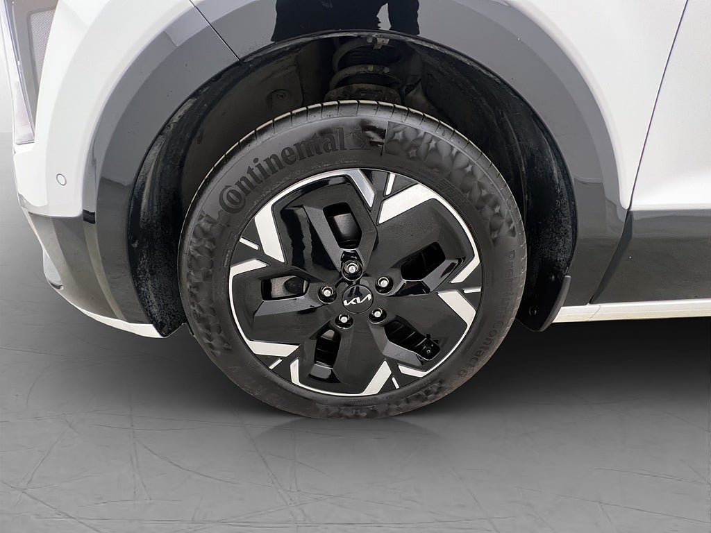 Vehicle Image 38
