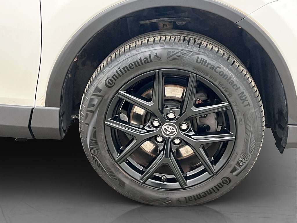 Vehicle Image 35
