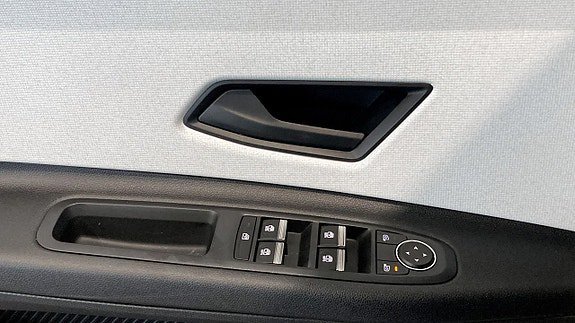 Vehicle Image 17