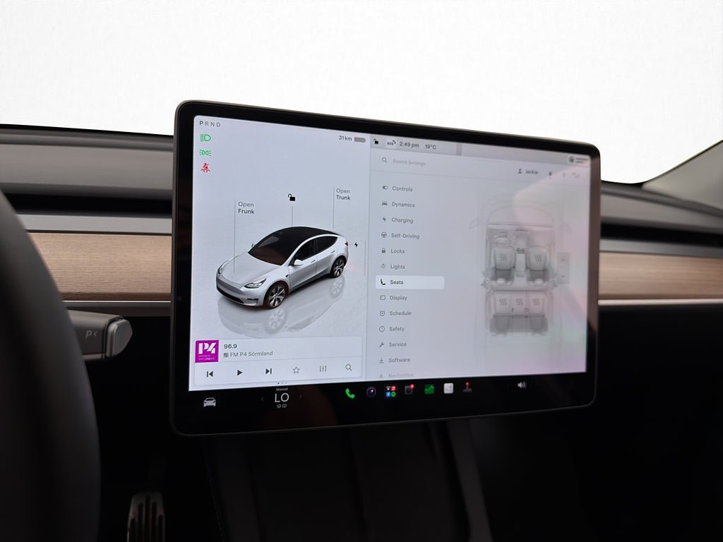 Vehicle Image 21