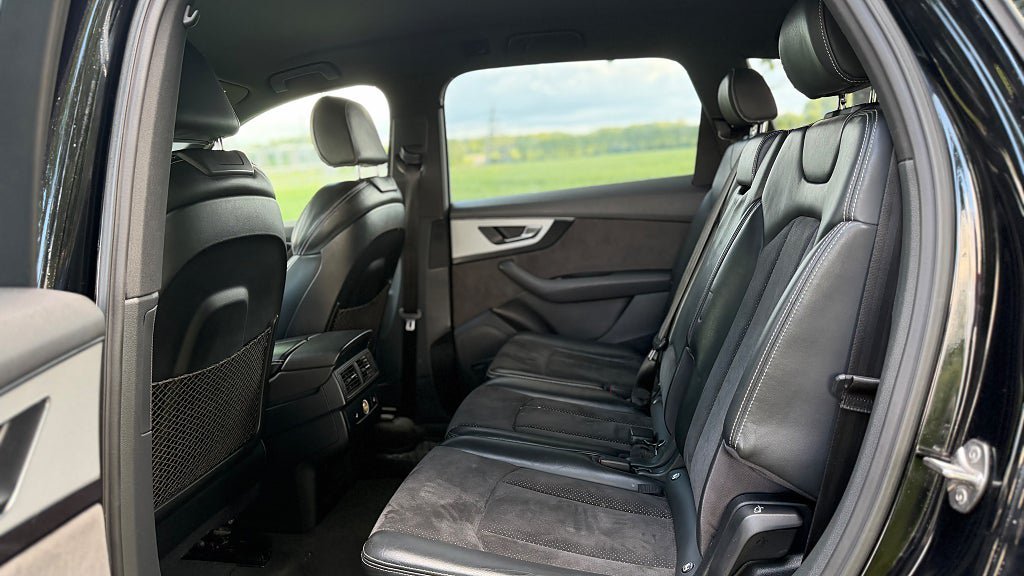 Vehicle Image 17