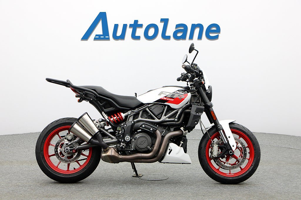 Vehicle Image 6