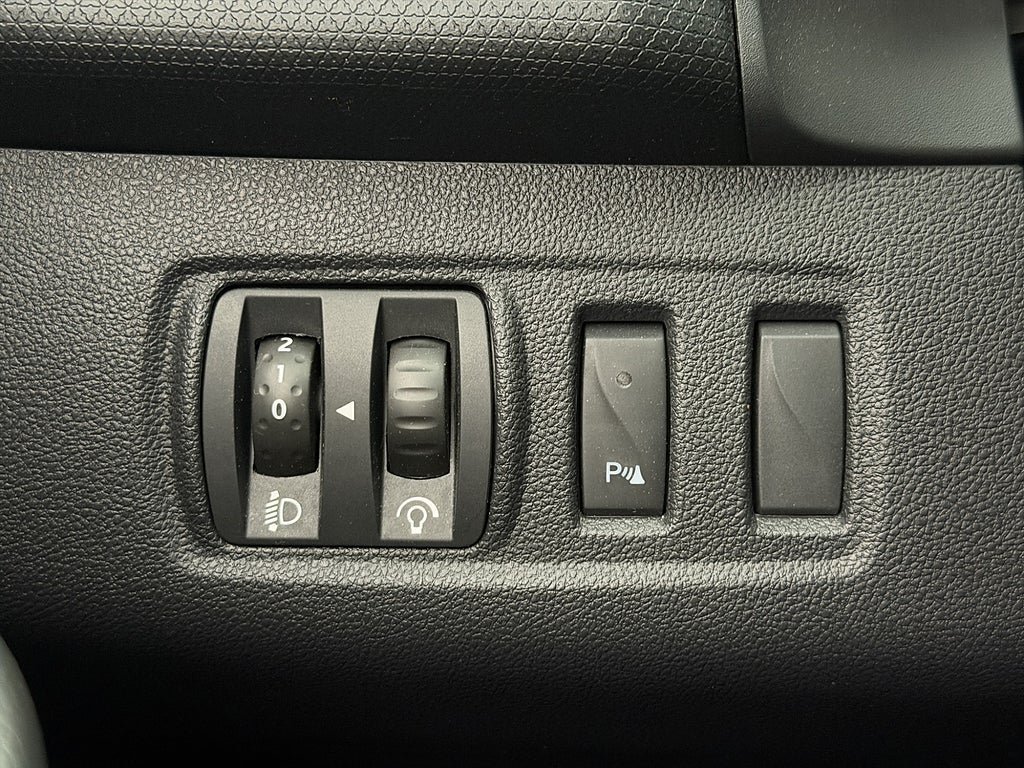Vehicle Image 23