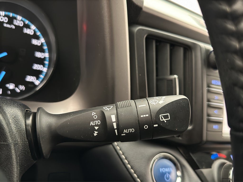 Vehicle Image 23
