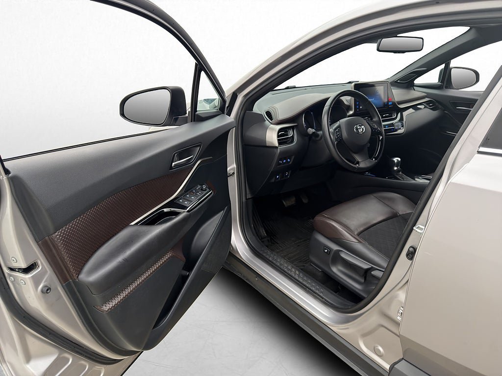 Vehicle Image 10