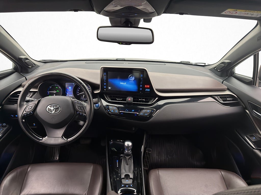 Vehicle Image 12