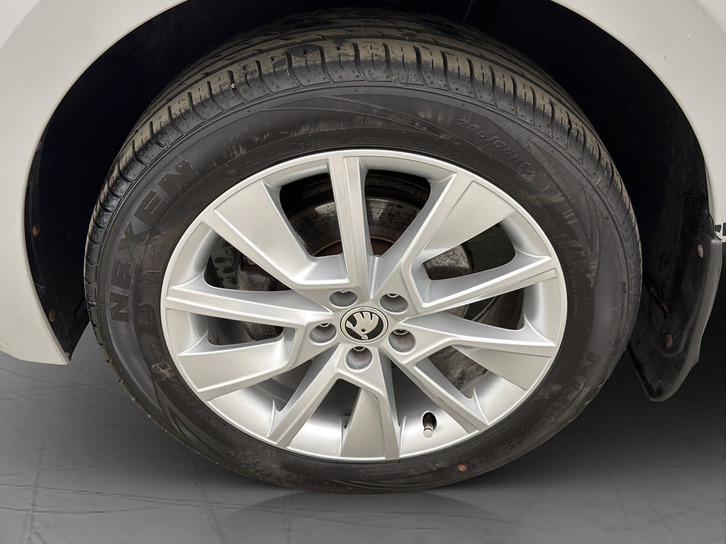 Vehicle Image 35