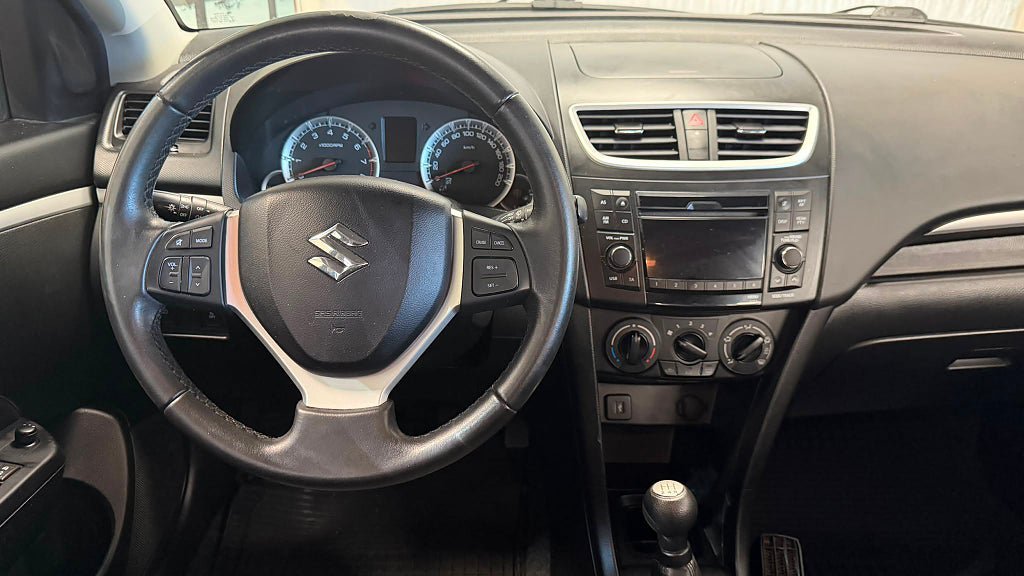 Vehicle Image 13