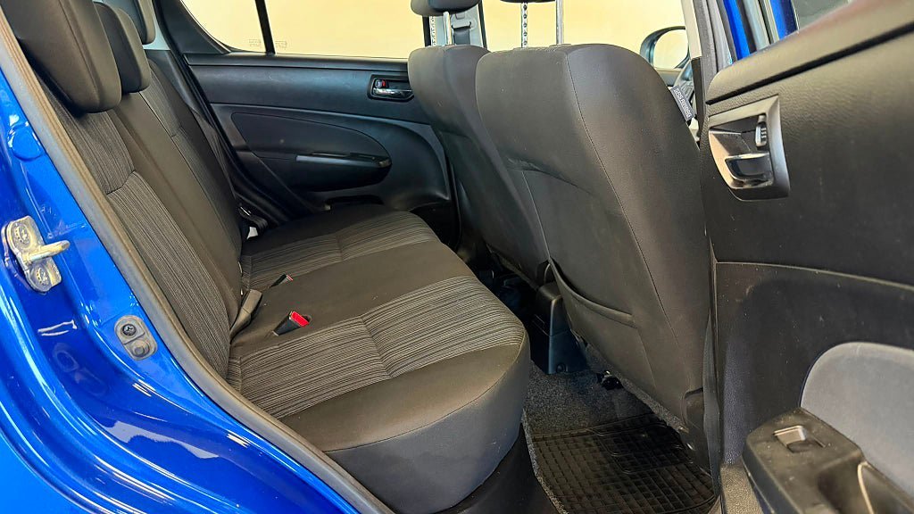 Vehicle Image 15