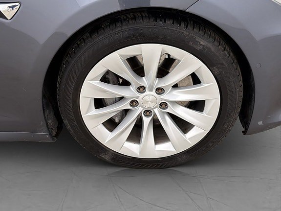 Vehicle Image 37