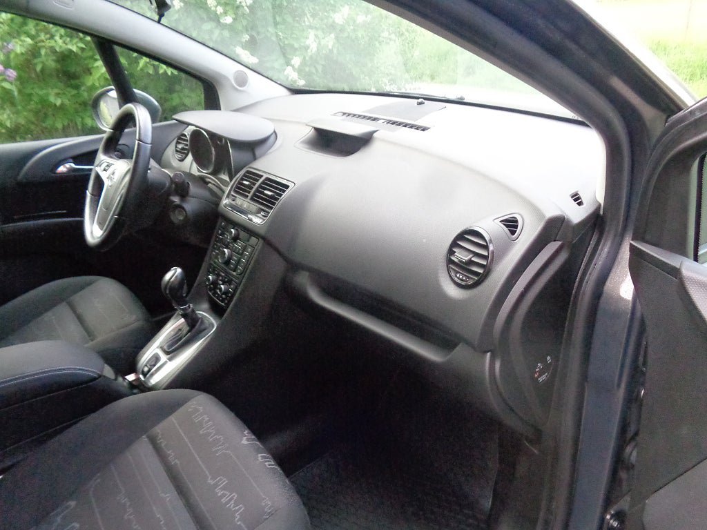 Vehicle Image 32