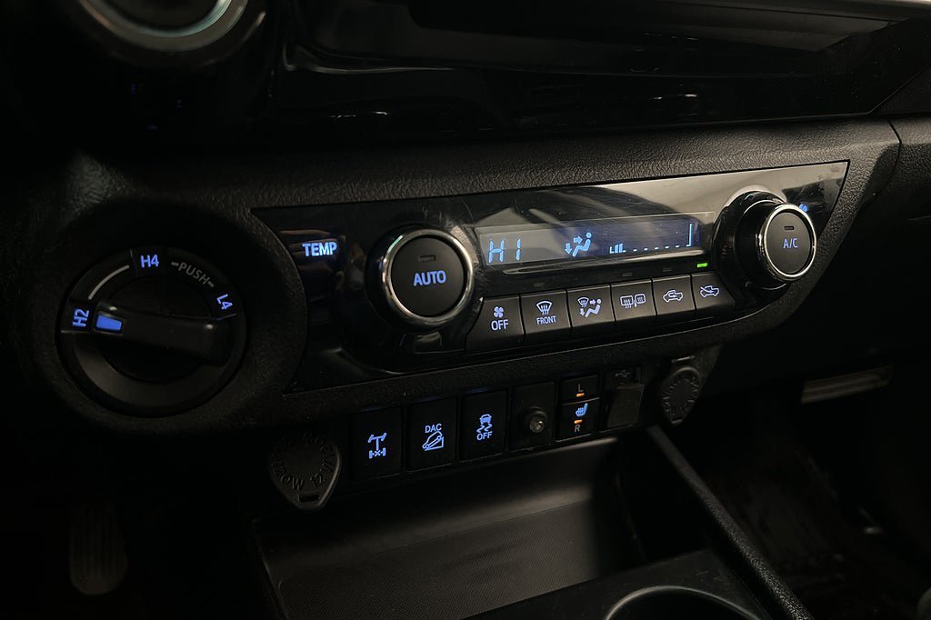 Vehicle Image 24