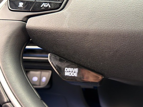 Vehicle Image 28