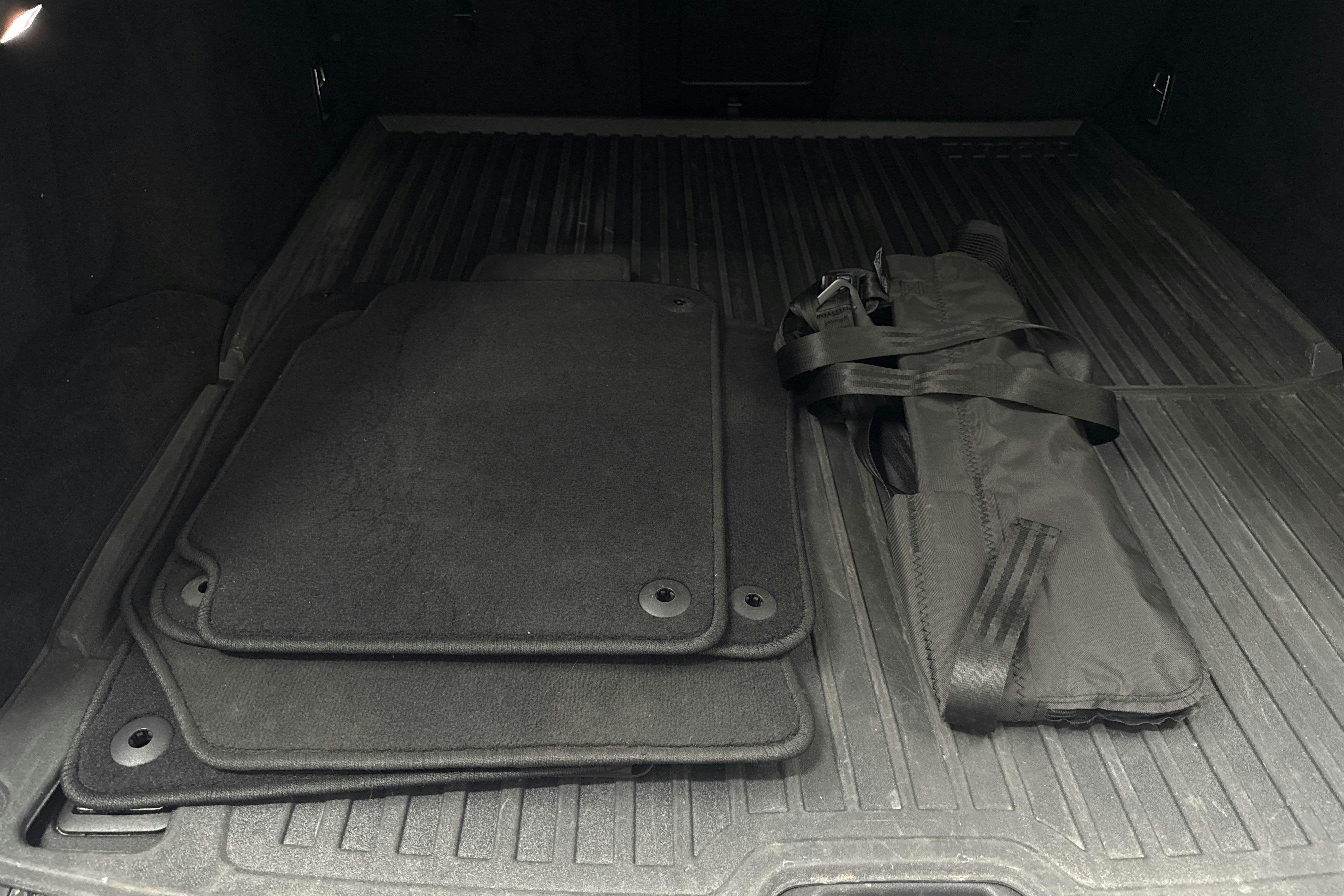 Vehicle Image 19