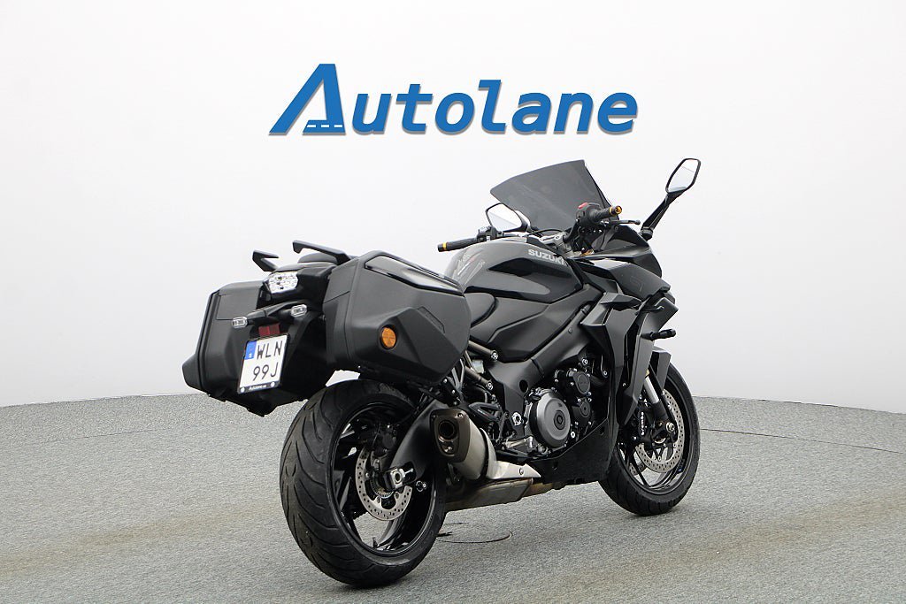 Vehicle Image 4