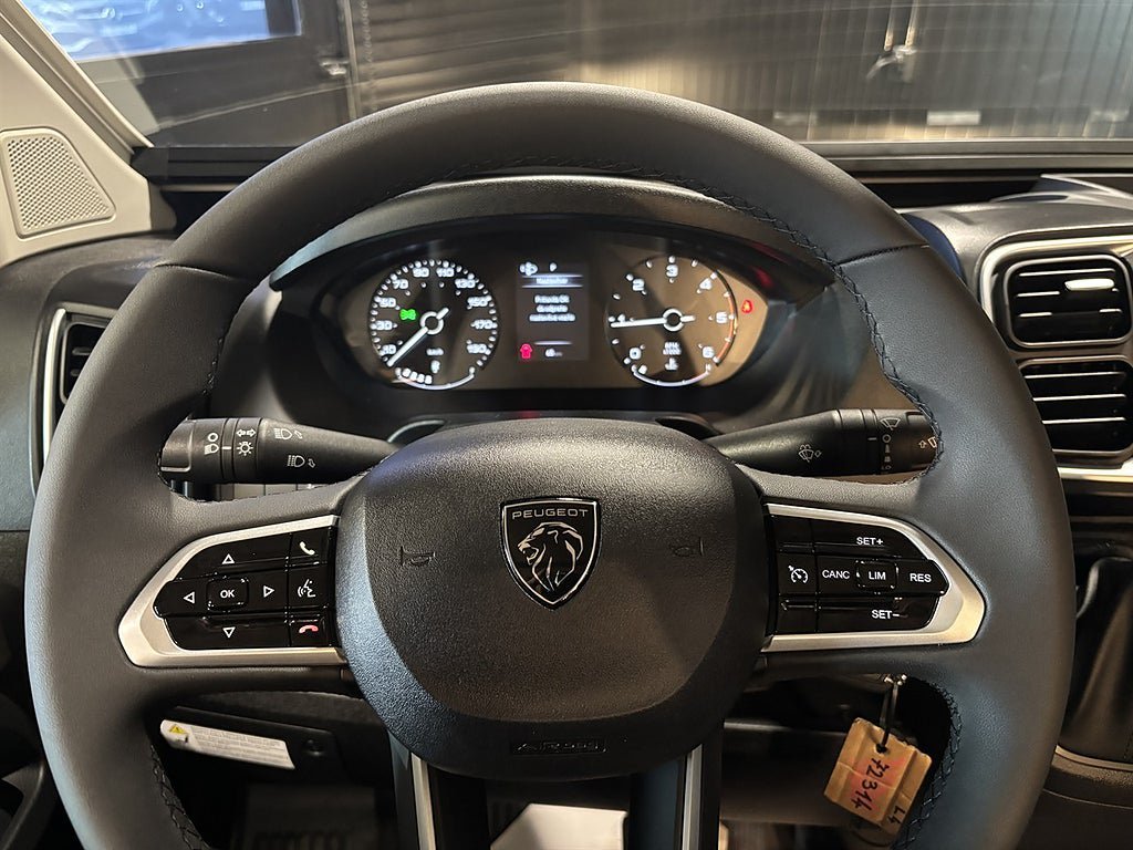 Vehicle Image 26