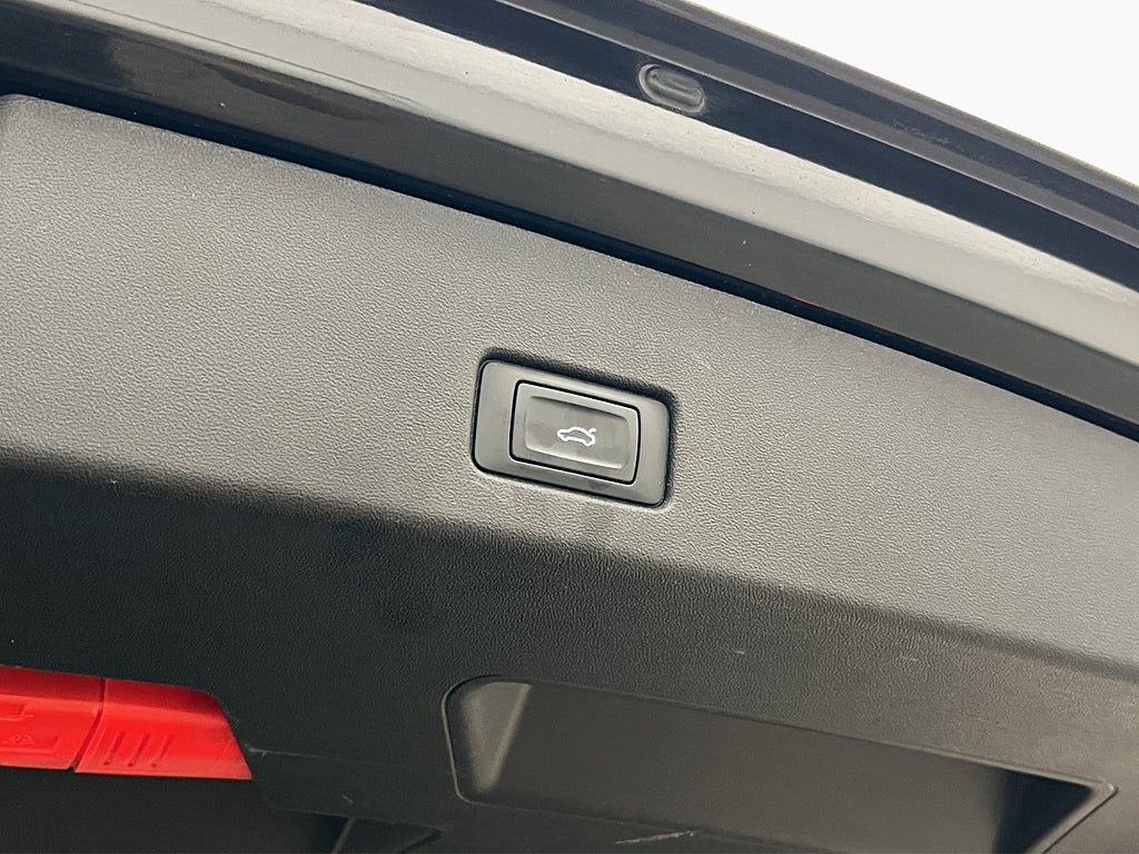 Vehicle Image 29