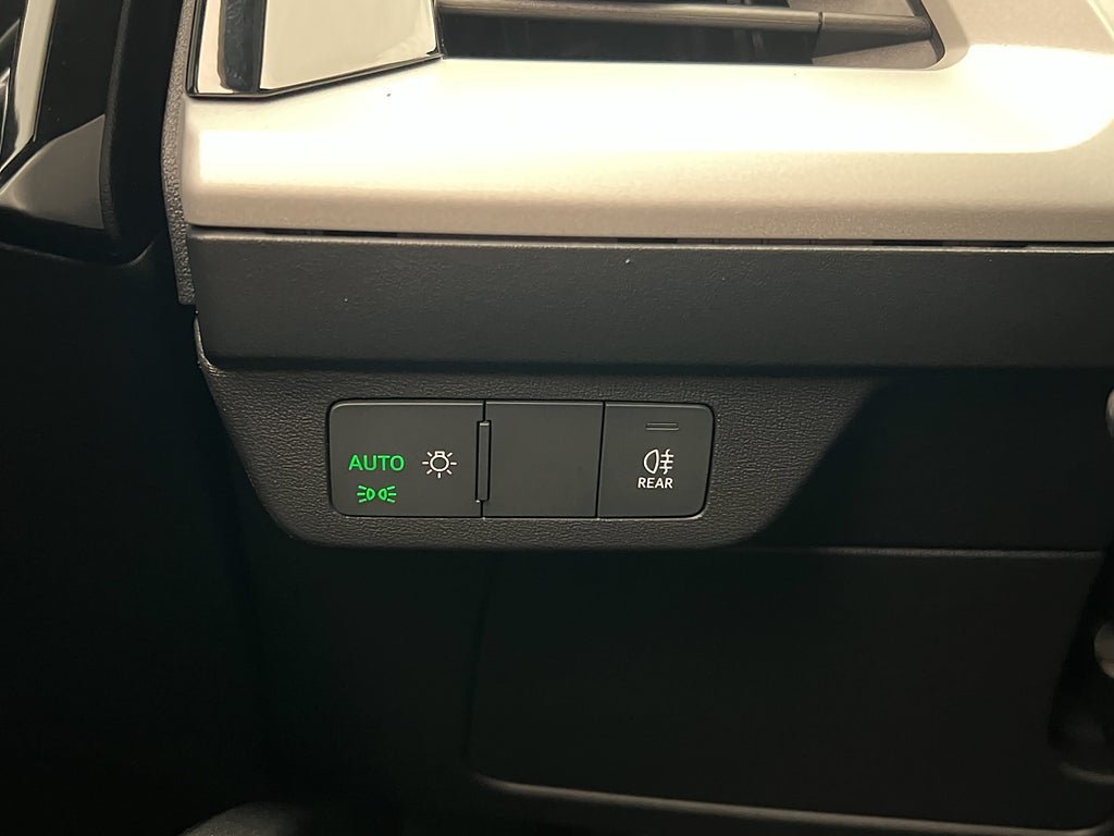 Vehicle Image 33