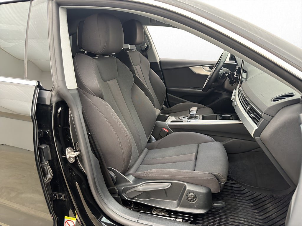 Vehicle Image 14