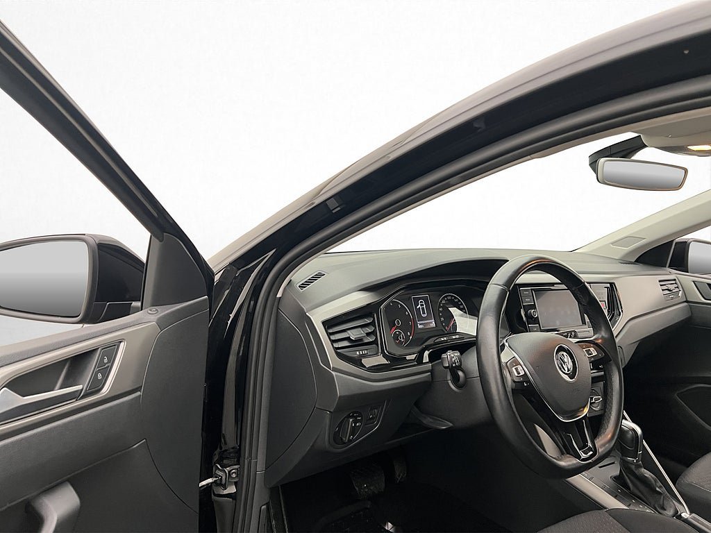Vehicle Image 21