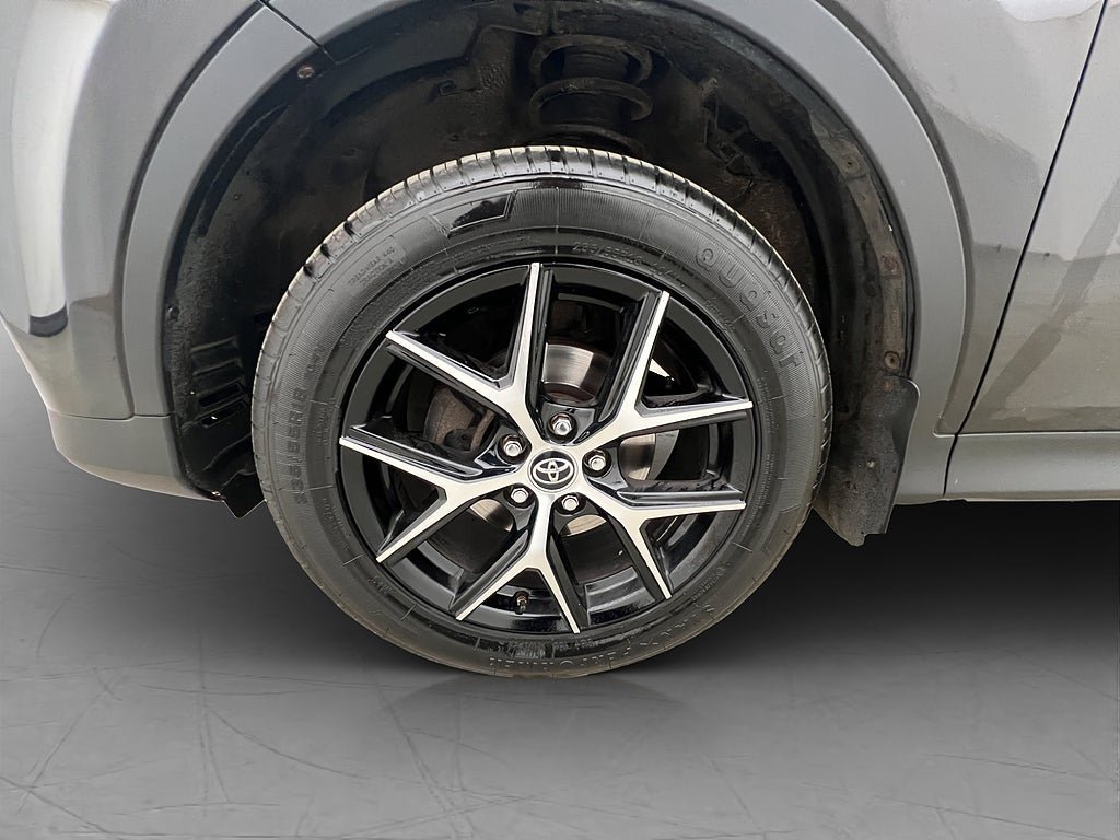Vehicle Image 10