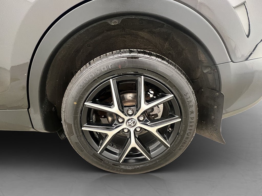 Vehicle Image 11