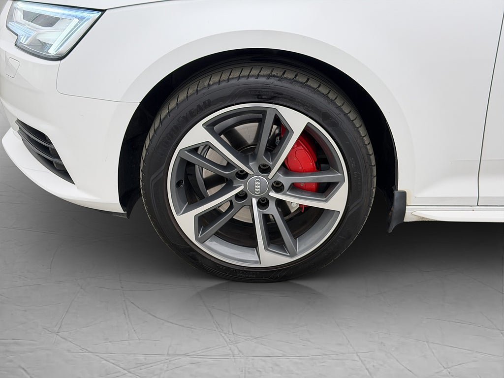 Vehicle Image 10