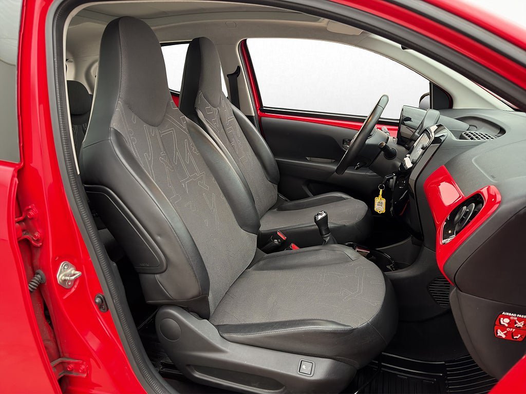 Vehicle Image 14