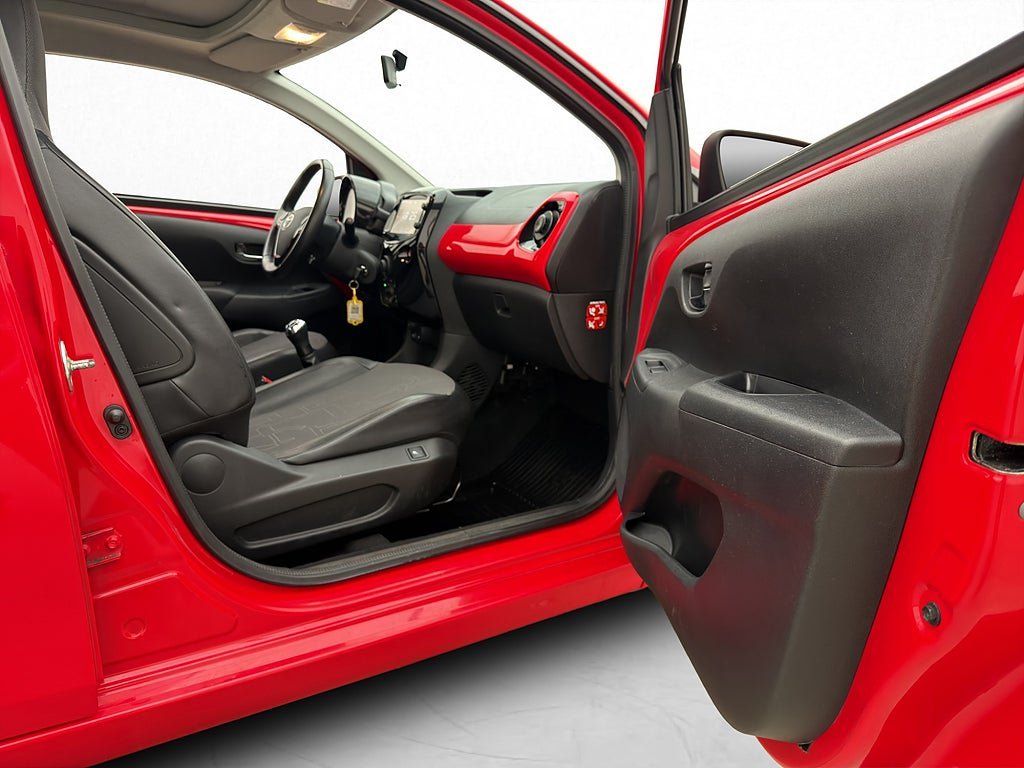 Vehicle Image 15