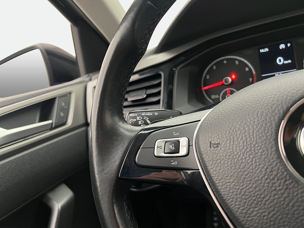 Vehicle Image 29