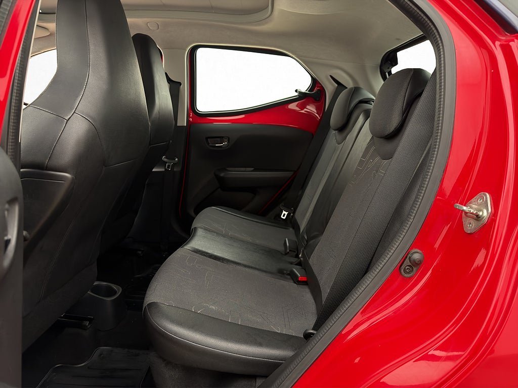 Vehicle Image 17