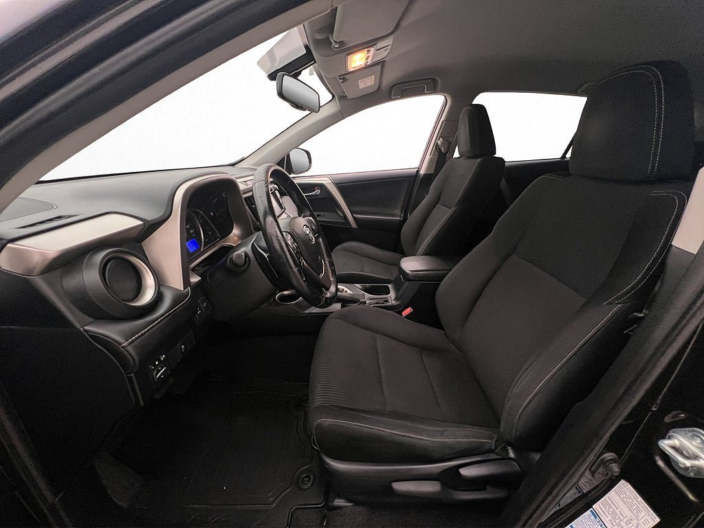 Vehicle Image 23
