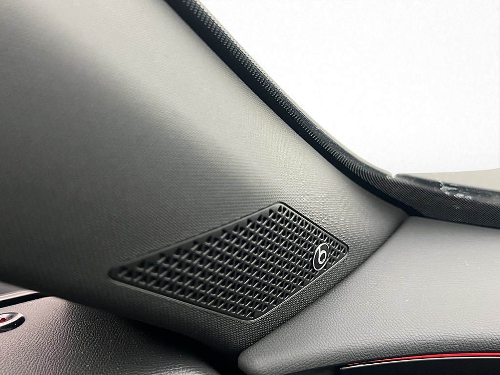 Vehicle Image 33