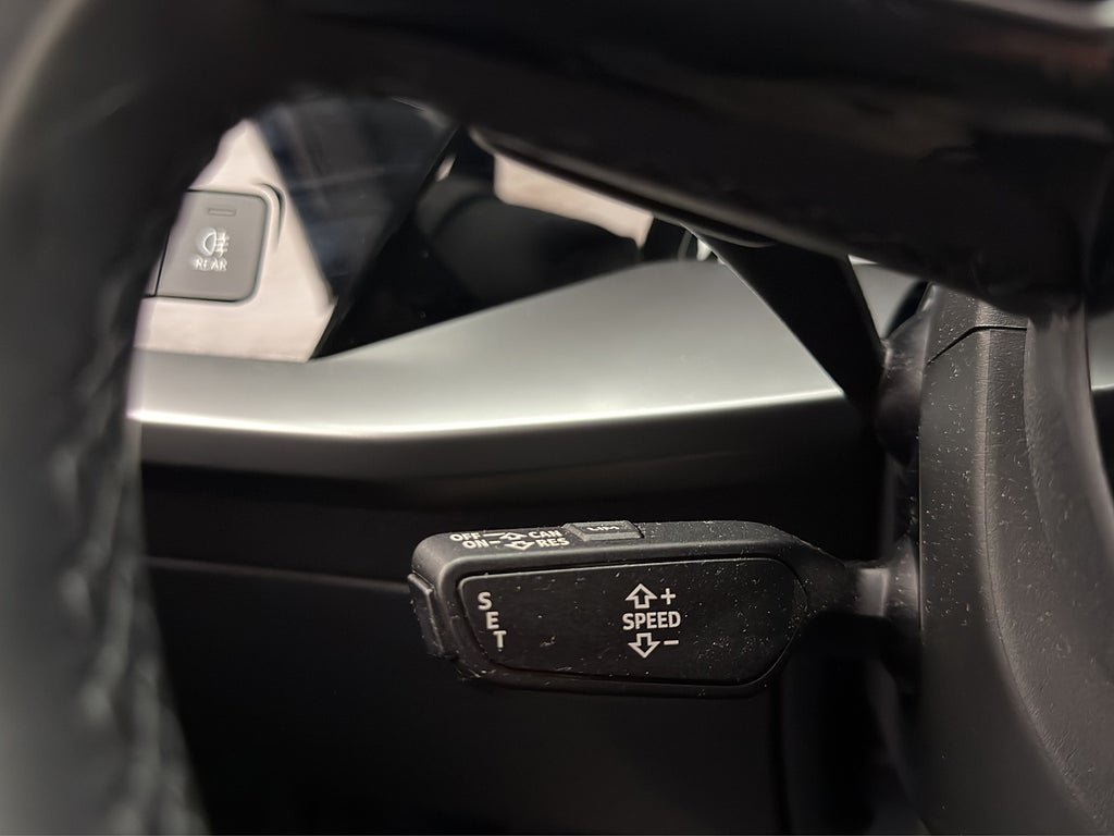 Vehicle Image 33